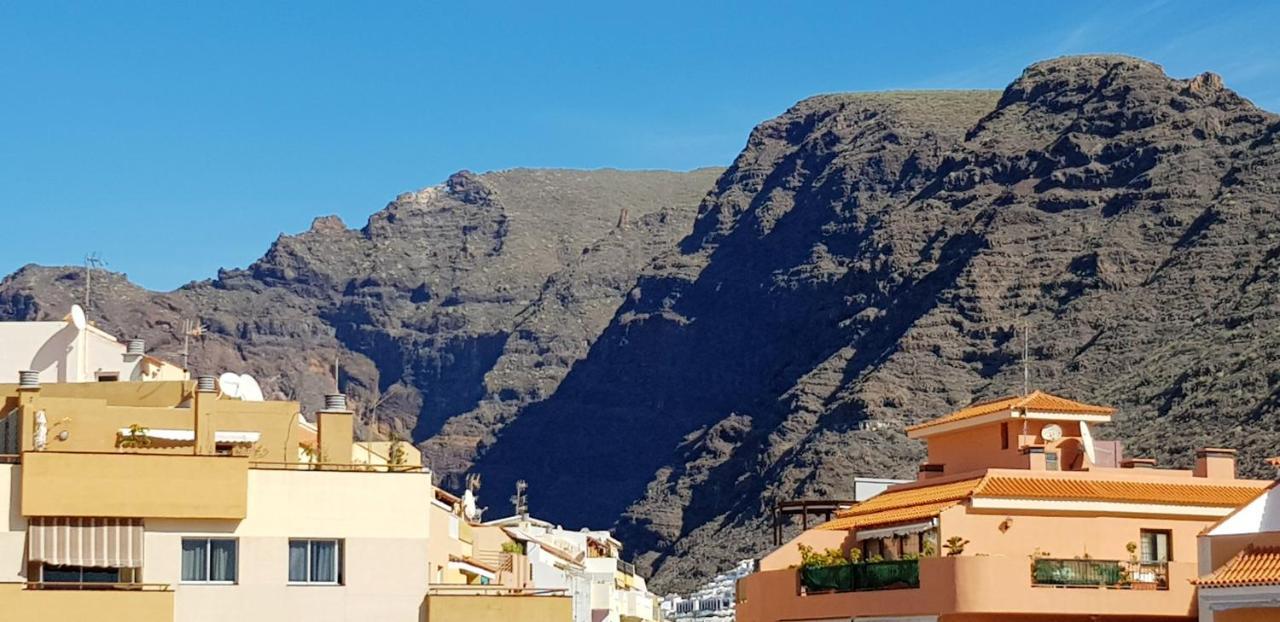 Coastal Terrace Apartment: 2BR with Wi-Fi near Puerto de Santiago Beach Exterior photo