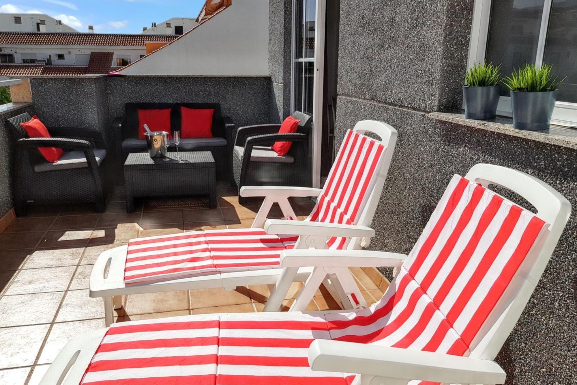 Coastal Terrace Apartment: 2BR with Wi-Fi near Puerto de Santiago Beach Exterior photo